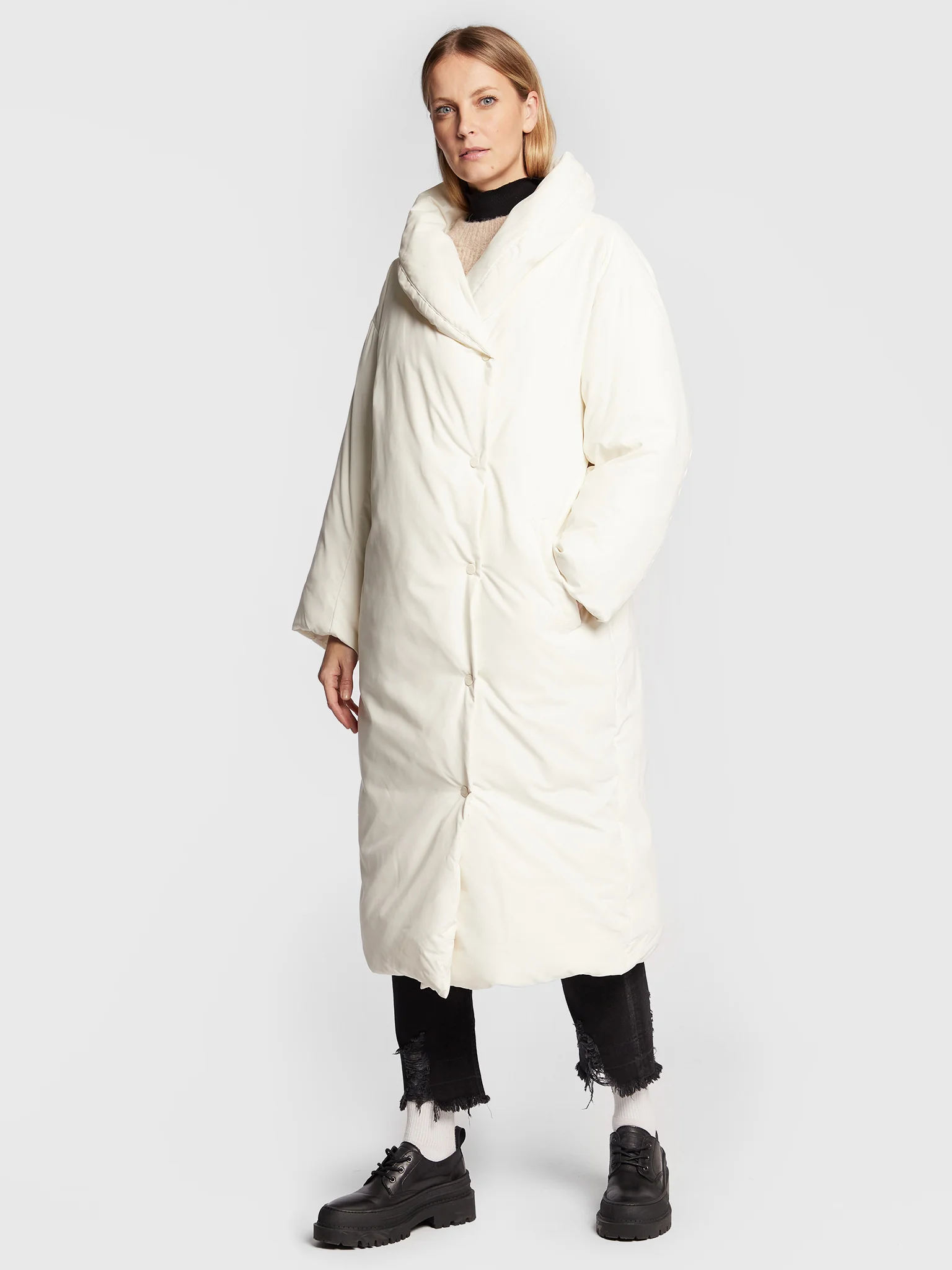 Пуховик-пальто жіноча Wrangler Long Duvet Puffer біла вільного крою